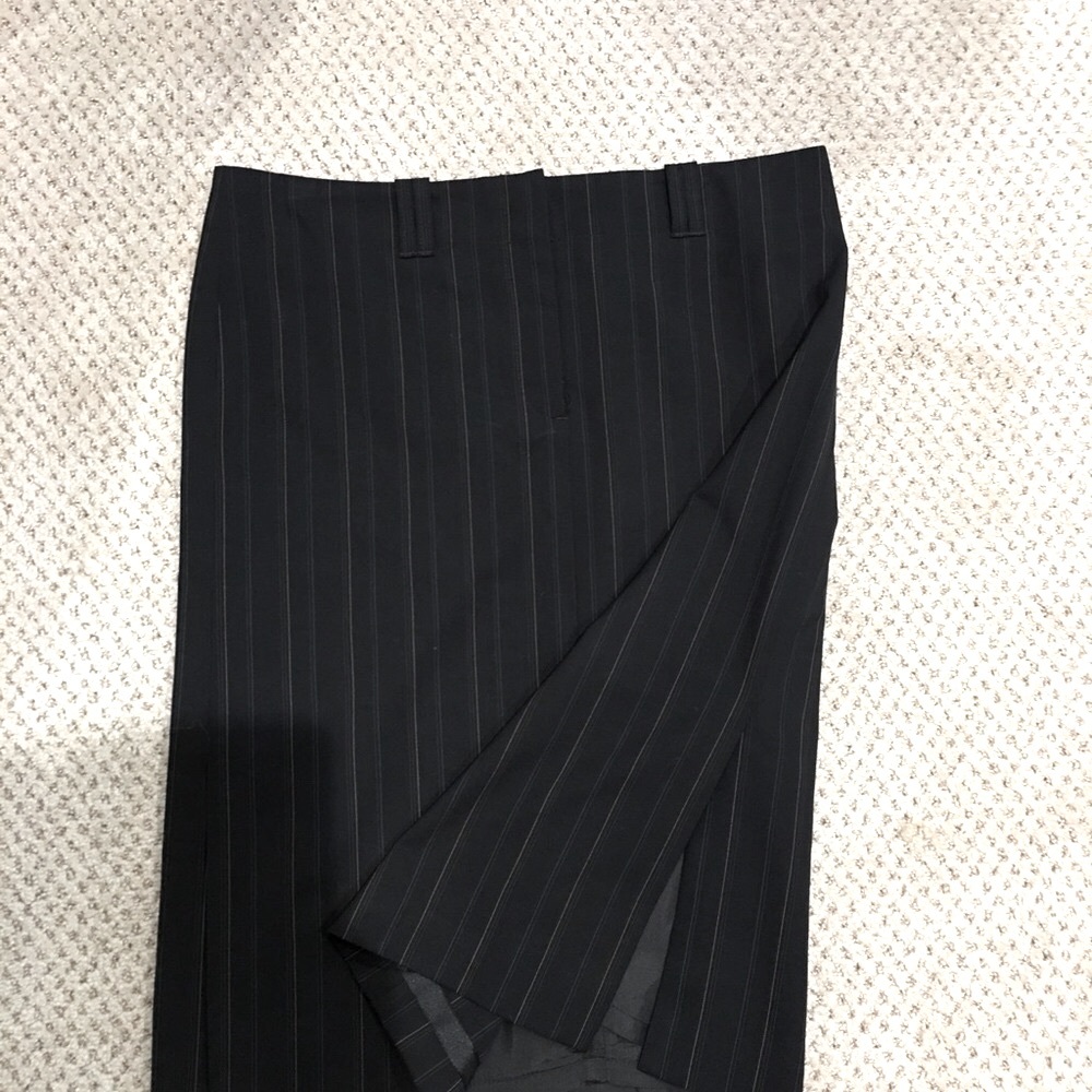 New BCBG maxazria navy pencil skirt w/ side slits